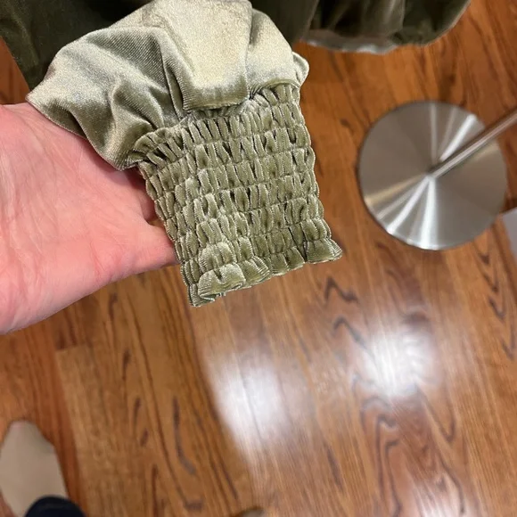 Wonderly Green Velvet Top - Picture 3 of 7